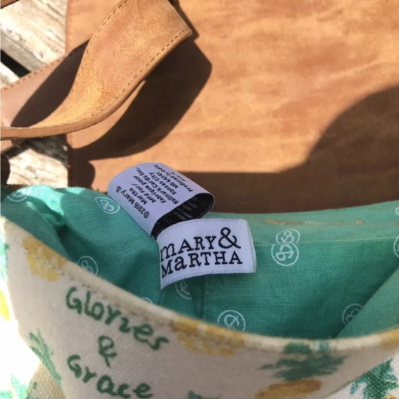 Mary & Martha Glories & Grace Pineapples Crossbody Bag Purse Hallmark White - Picture 7 of 8